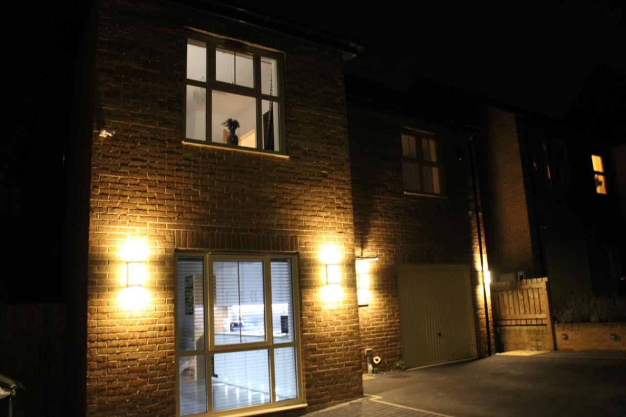 Haven - Spacious Luxury Home Perfect For Families, Couples And Contractors! 5Mins To Xscape And Junction 32! 캐슬퍼드 외부 사진